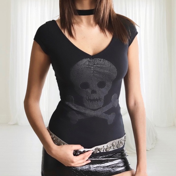 NWOT Skull V-Neck